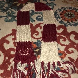 Hollister scarf